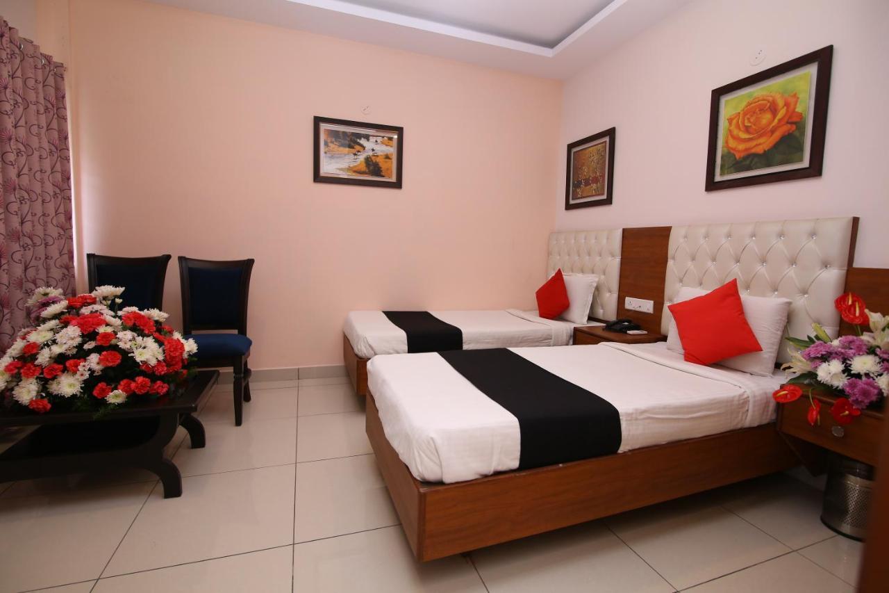 Hotel Crystal Orchid Bangalore Buitenkant foto