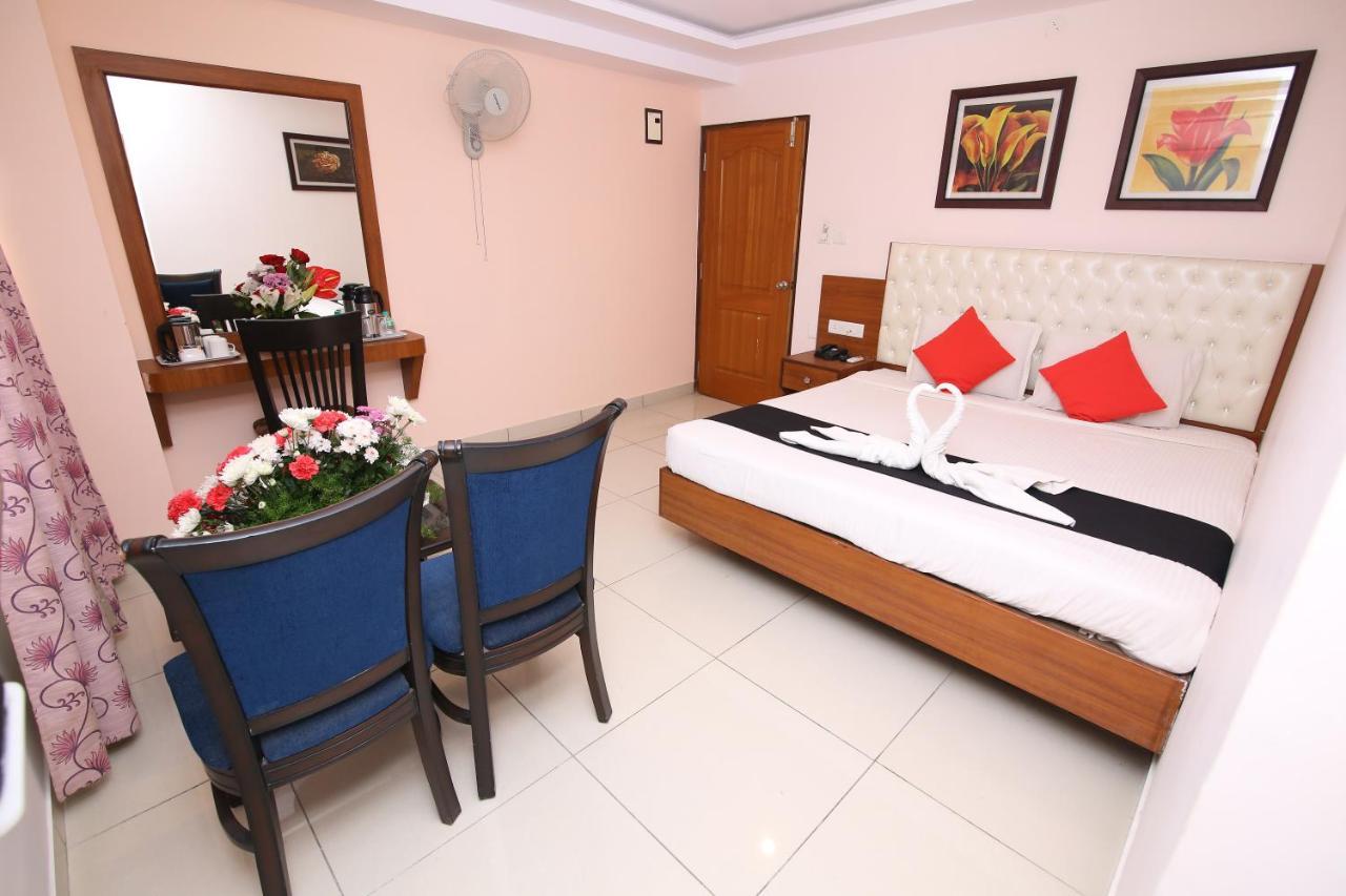 Hotel Crystal Orchid Bangalore Buitenkant foto