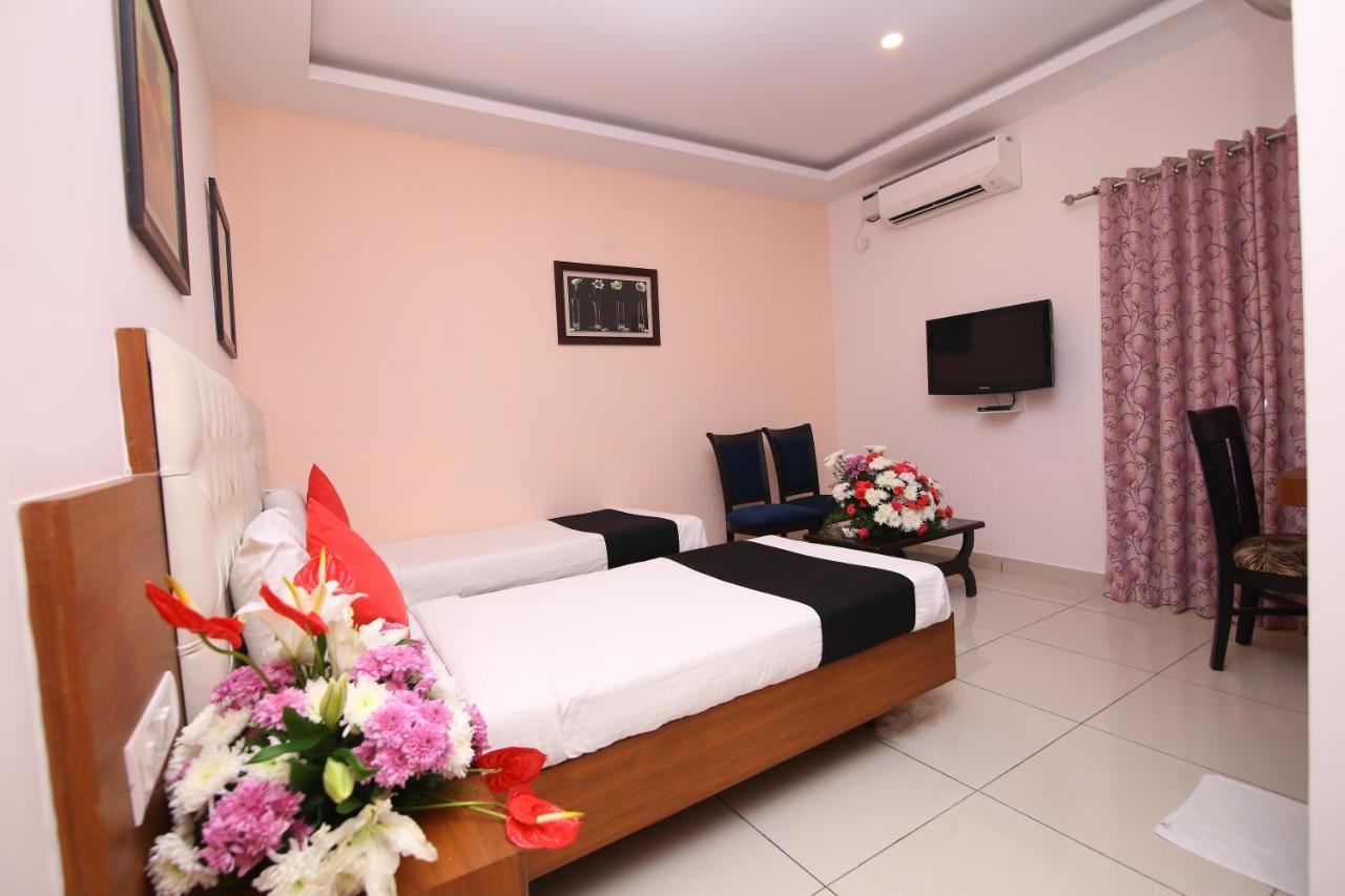 Hotel Crystal Orchid Bangalore Buitenkant foto